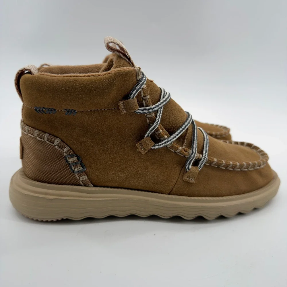 Hey Dude Reyes Suede Tan Women 9 Ankle Boots Mid Top Chukka